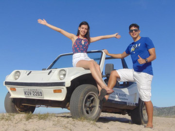 Incrível aventura de férias em arraial do cabo em um passeio em bugre