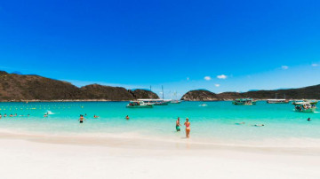 lindas praias em arraial do cabo, férias