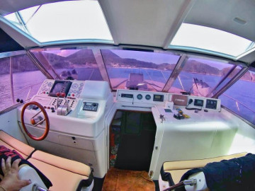 Lancha até 24 passageiros