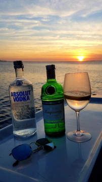 Lancha até 24 passageiros