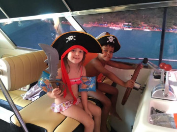 Lancha até 24 passageiros