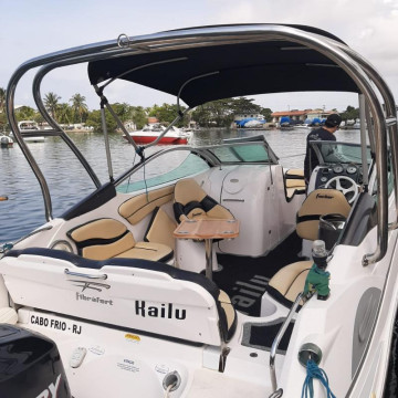 Lancha até 7 passageiros Kailu