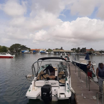 Lancha até 7 passageiros Kailu