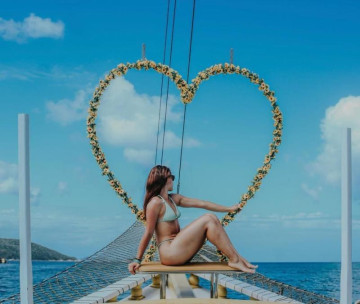 Passeio de Barco com toboagua