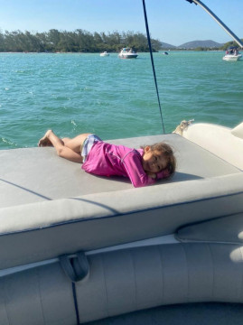 Até 9 Passageiros Hawk 32