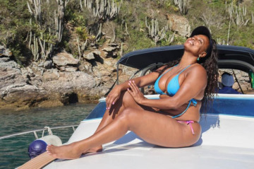 Até 9 Passageiros Hawk 32